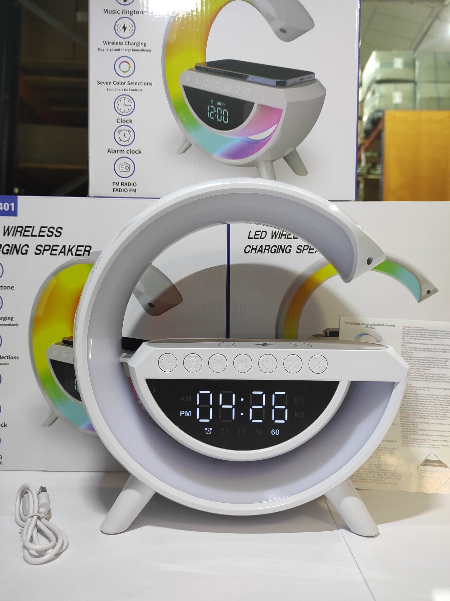 Cargador Inalámbrico 4 en 1 – Carga, Luz, Música y Hora en un solo dispositivo